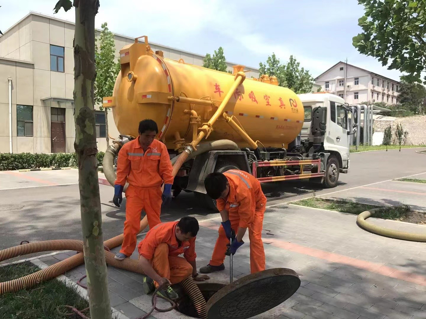 乳山化粪池清理与5-8吨吸粪车施工效率分析